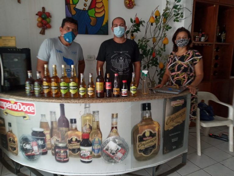 COOPERATIVA DO PIAUÍ ATENDE 2,2 MIL FAMÍLIAS PRODUZINDO CAJUÍNA.
