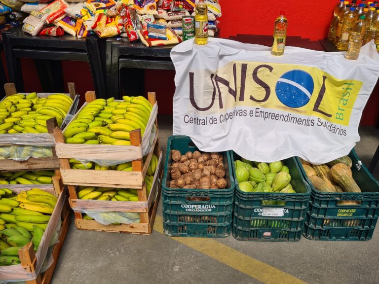 COM SINDICATO, UNISOL DISTRIBUI ALIMENTOS PARA FAMÍLIAS DE DIADEMA.